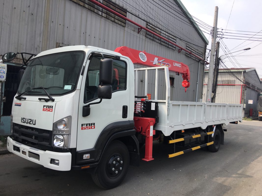 dịch vụ cẩu hàng hốc môn